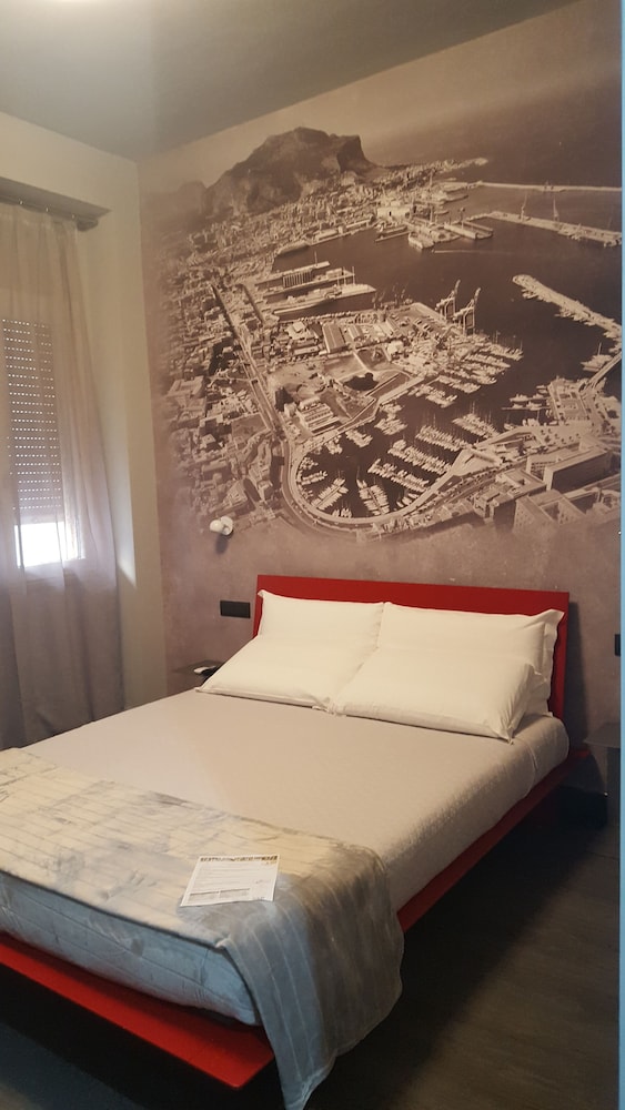 Alma Hotel 3/49