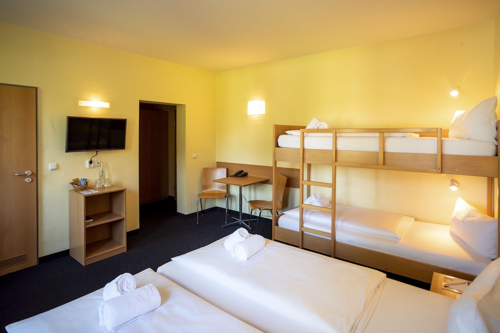 غرفة رباعية بسرير مزدوج وسرير بطابقين، Hotel Citylight Berlin 5/10