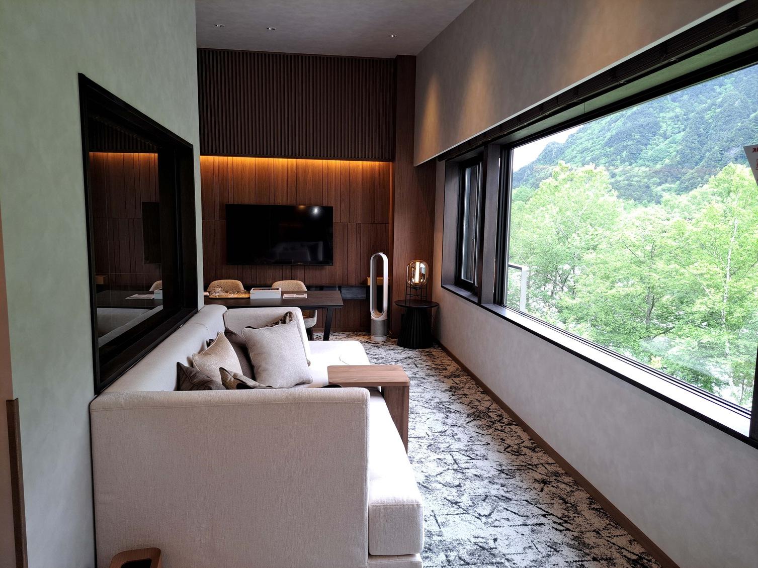 Theater, Luxury