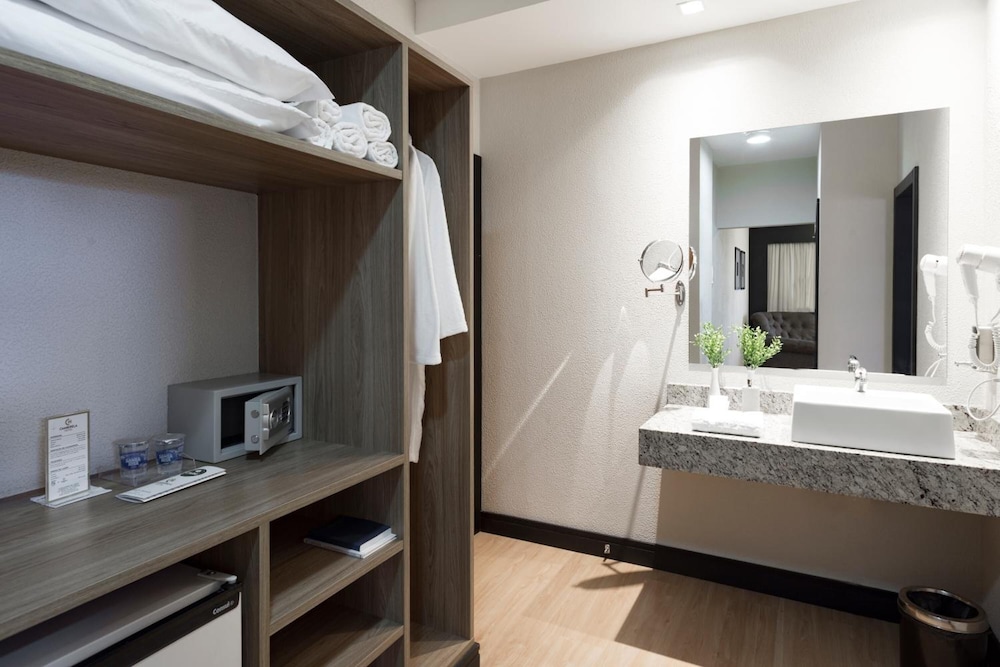 Cambirela Hotel 62/62