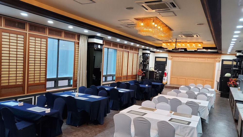 Browndot Hotel Sangmu 41/50