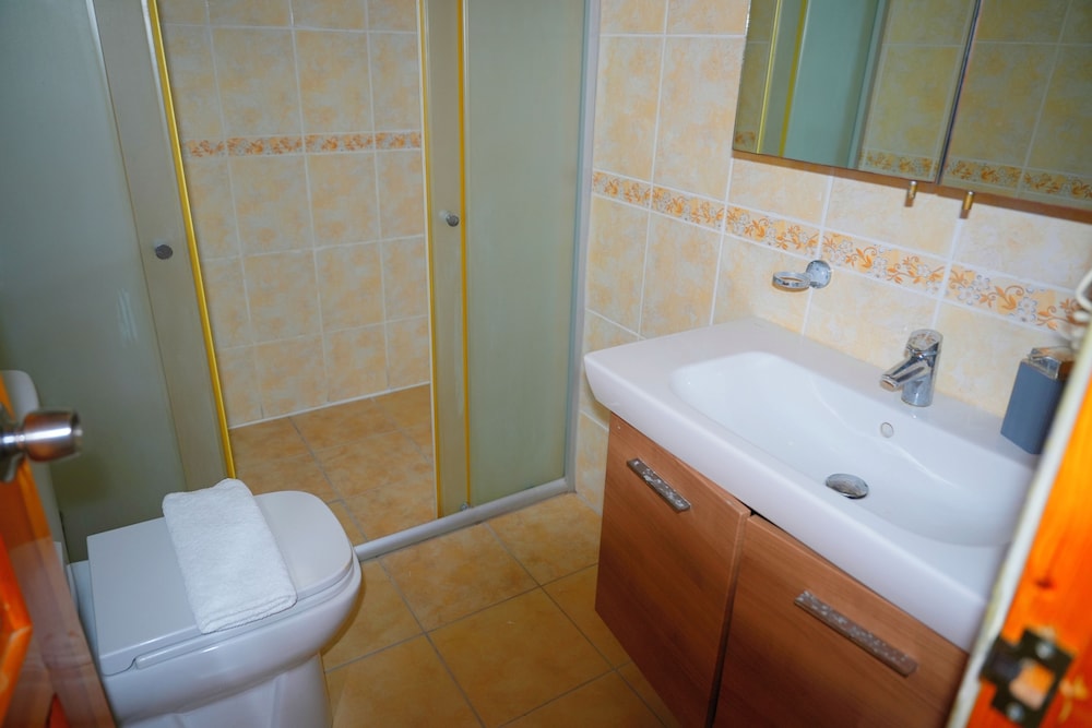 Angels Garden Hotel 48/49