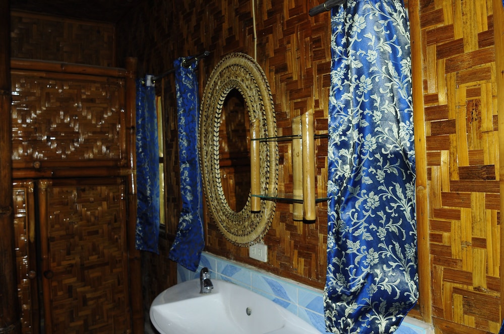 The Coral Blue Oriental Beach Villas And Suites 8/65