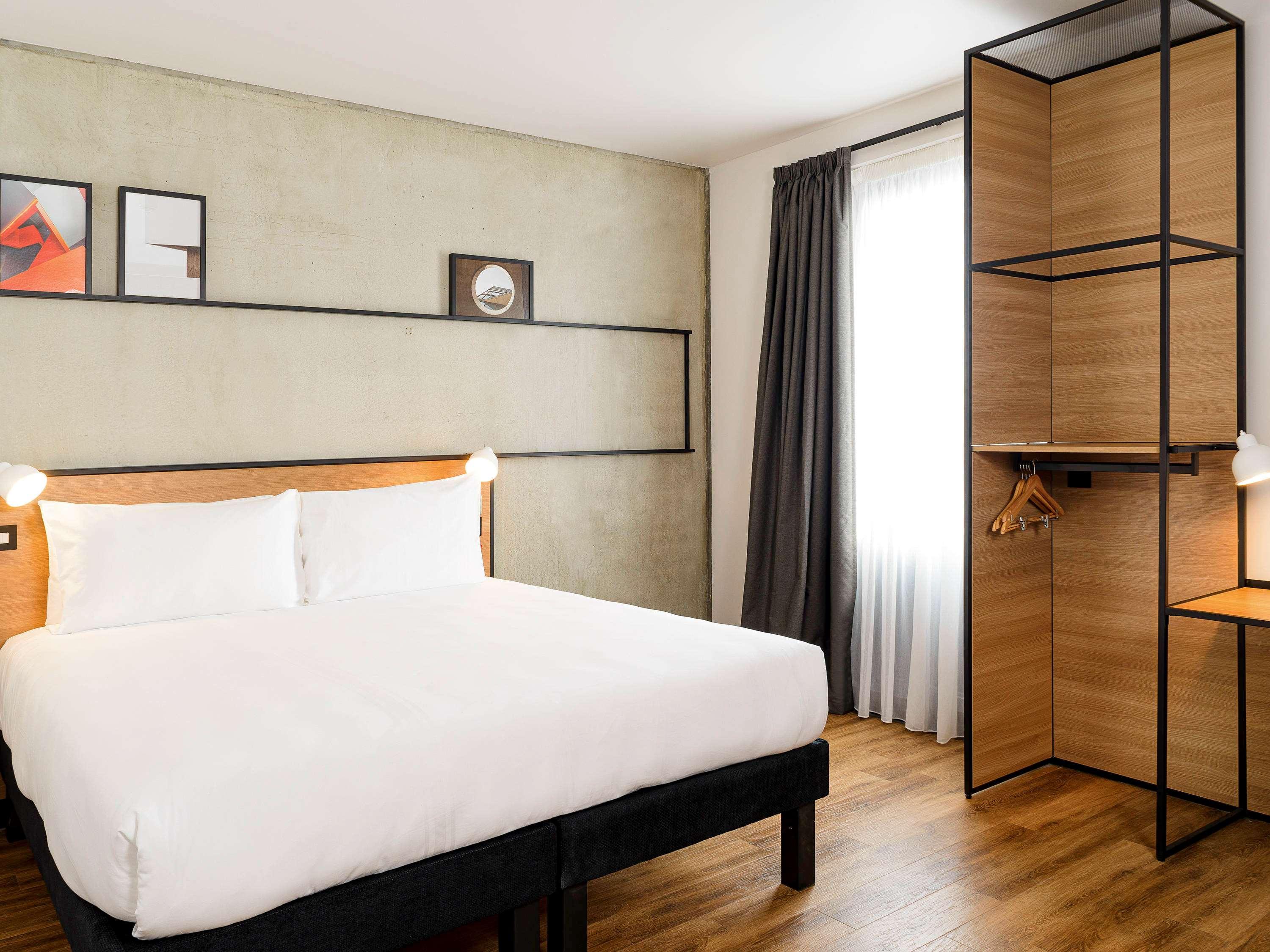 Room, Double Bed, Accessible
