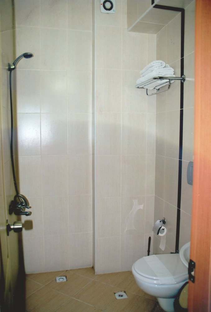 Yeni Caglayan Otel 17/17