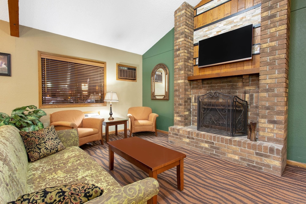 Americinn By Wyndham West Bend 25/40