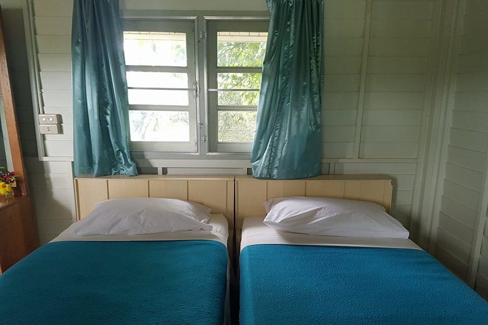 Rai Fhun Pen Jing Resort 8/31