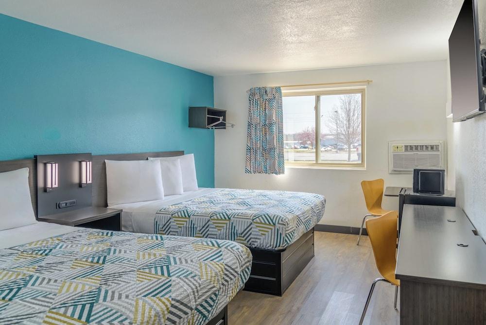 2 Full Beds Non-Smoking