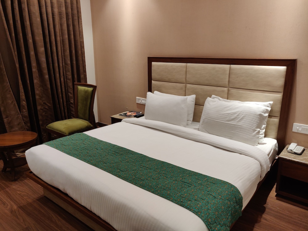 Hotel Maple Grand 5/28