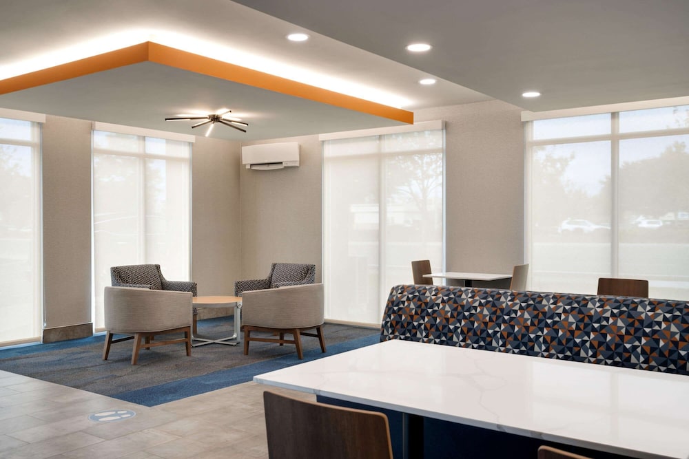 La Quinta Inn And Suites By Wyndham Springfield 16/46