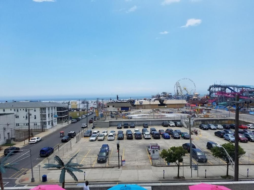 Beach Terrace Motor Inn 23/26