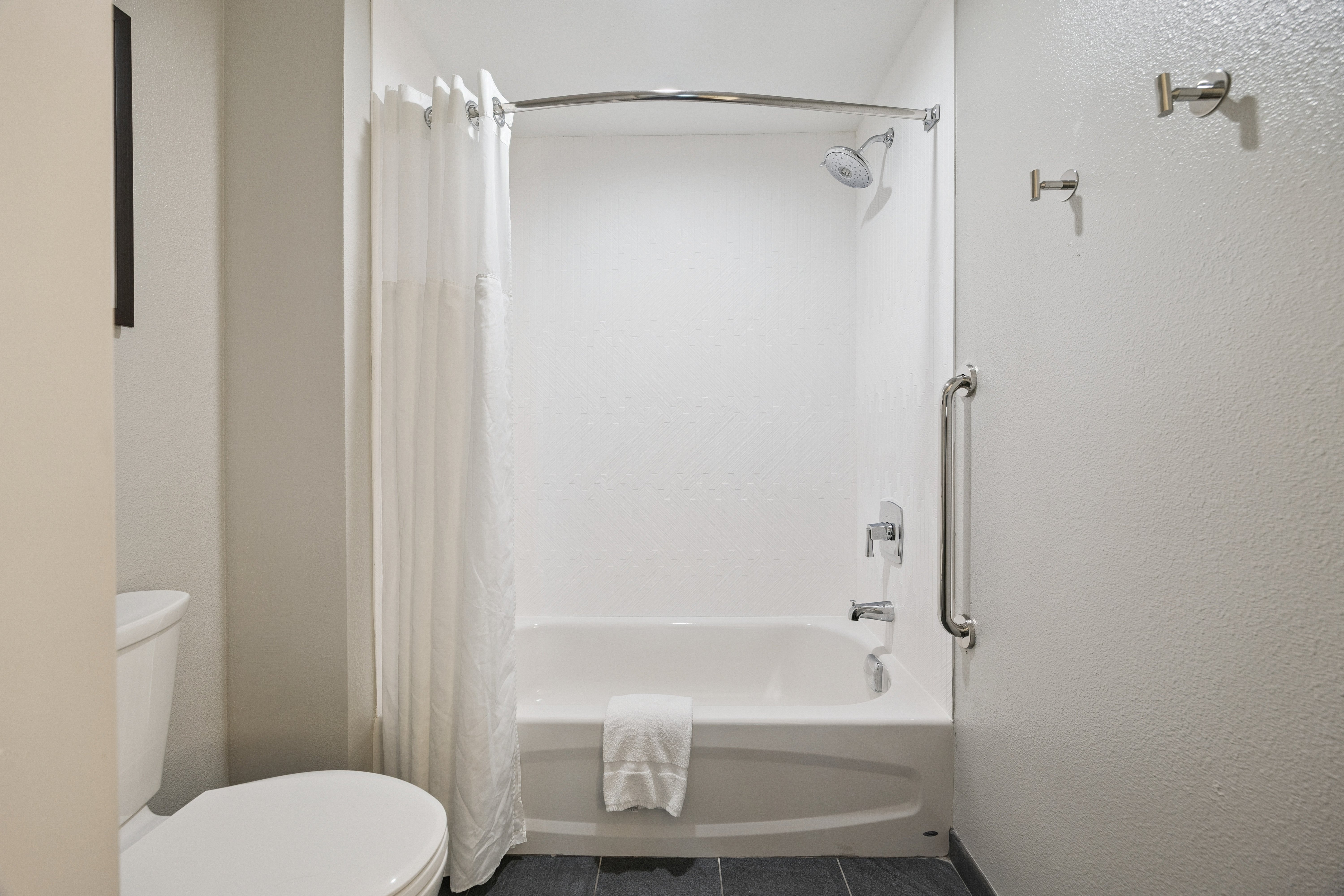 Staybridge Suites Sacramento - Woodland, an IHG Hotel 50/50