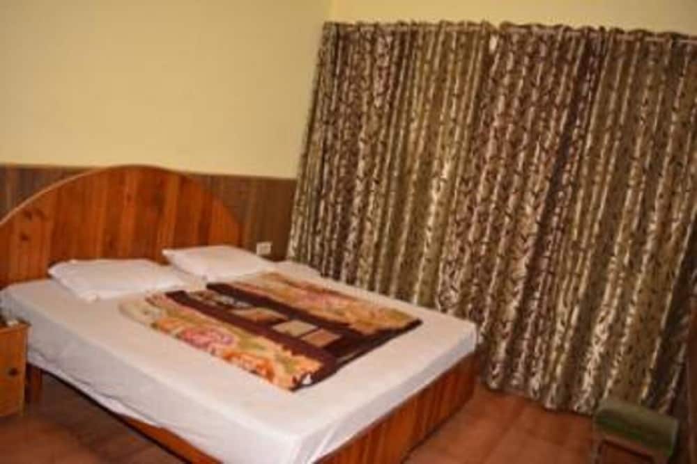 Hotel Tashila - Manali 9/17