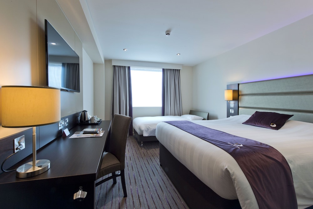 Premier Inn Slough West (Slough Trading Estate) Hotel 12/42