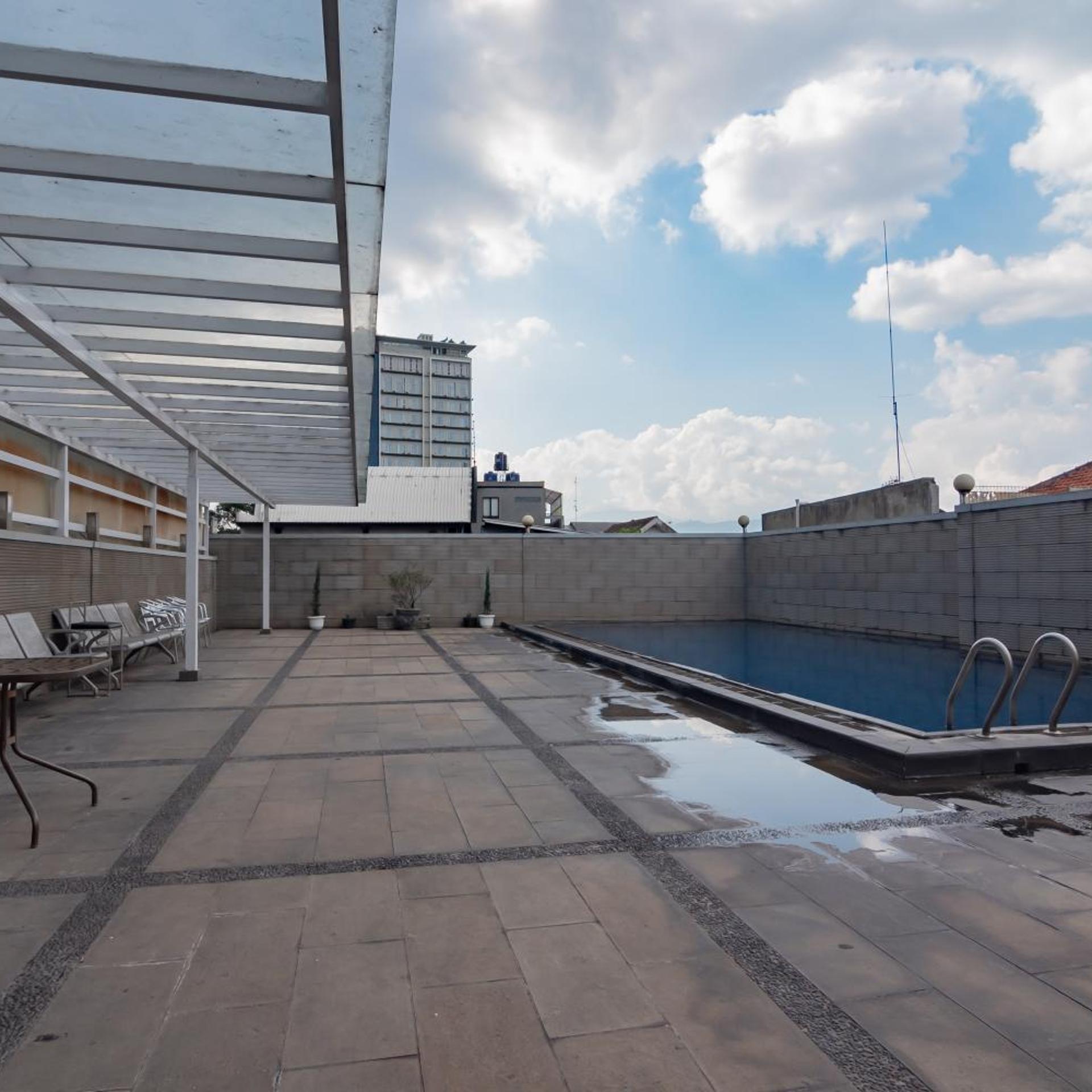 Urbanview Hotel Newton Riau Bandung 55/55