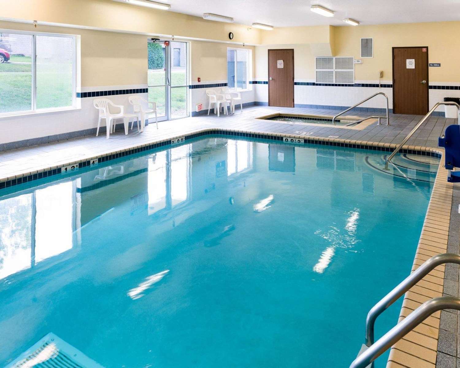 Quality Inn Lakeville North, MN 19/29