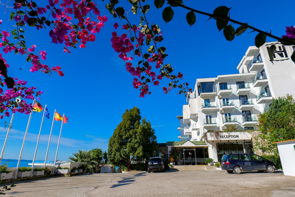 Hotel Nertili 37/50