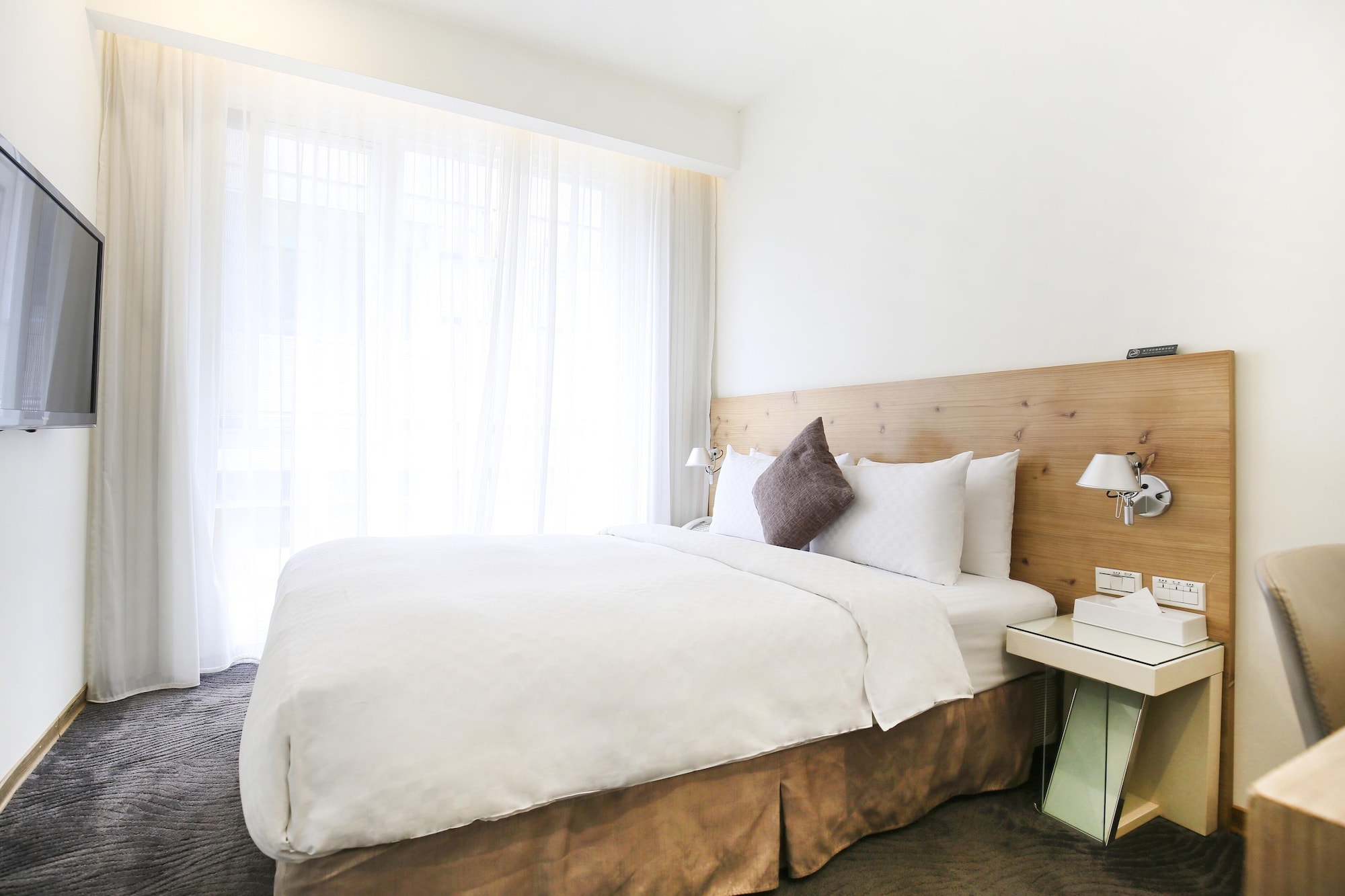 BUSINESS, DOUBLE BED