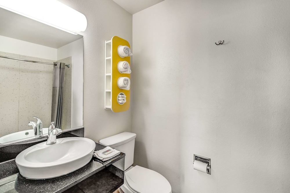 Motel6 Visalia, CA 31/50