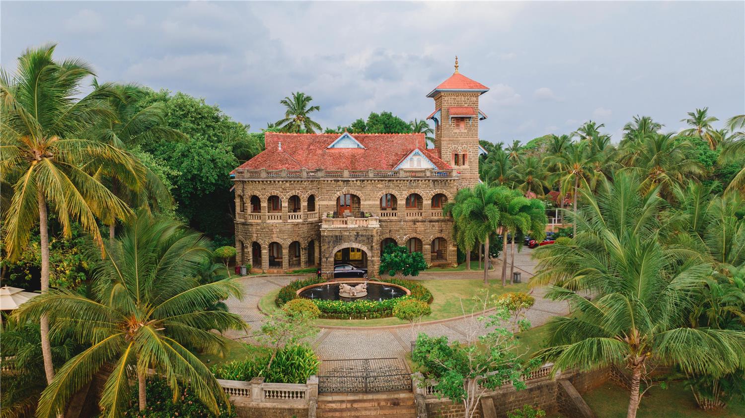 The Leela Kovalam A Raviz Hotel 8/8
