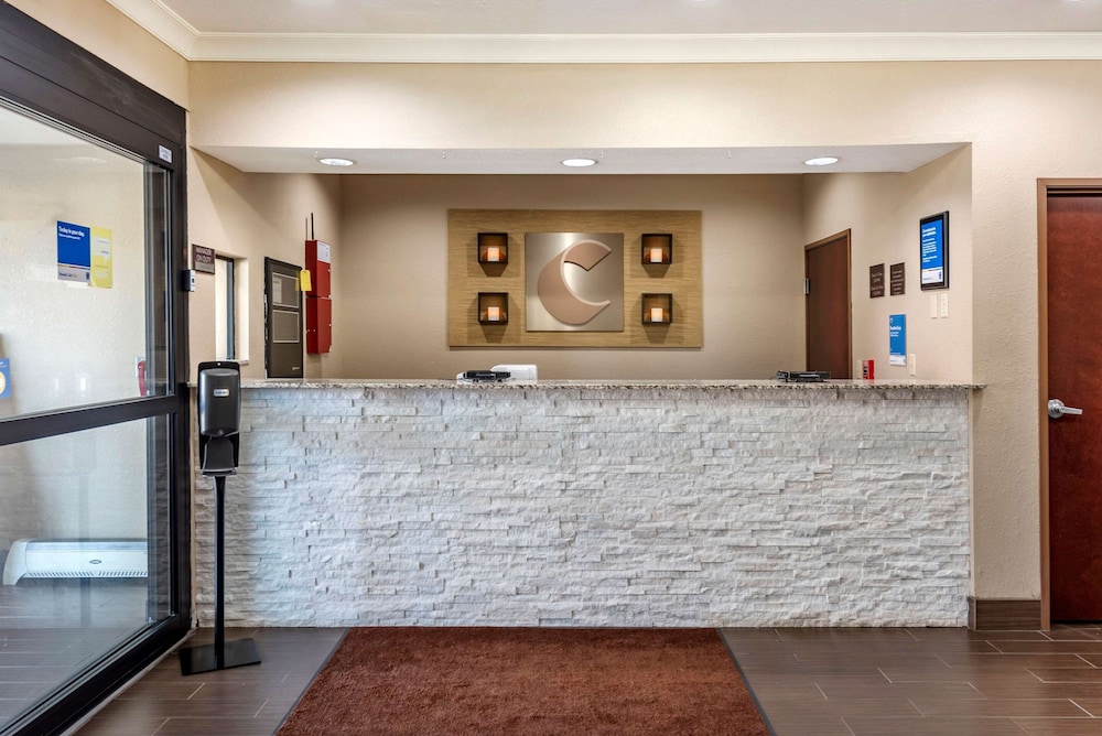 Comfort Inn & Suites Muncie Near University 2/24