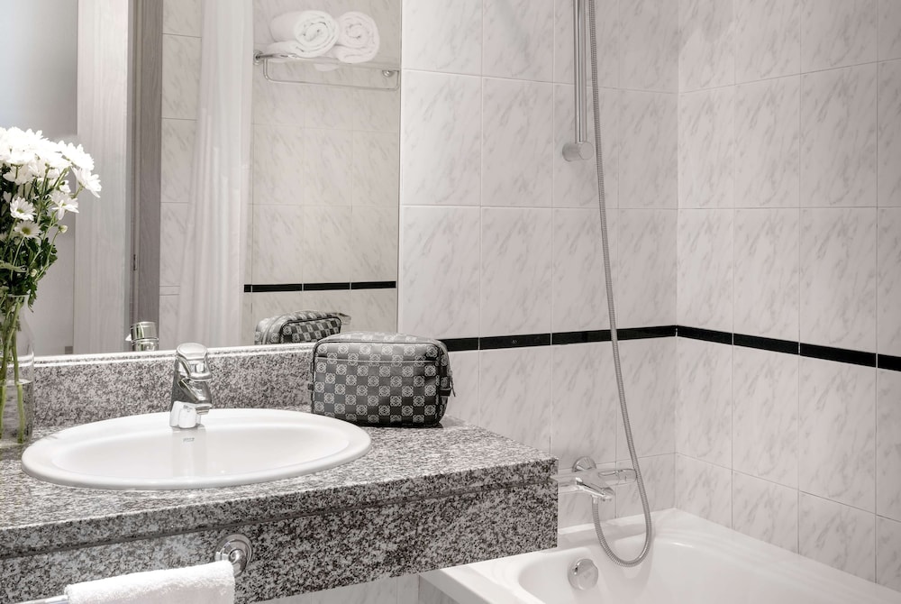 Ramada By Wyndham Madrid Tres Cantos 38/40