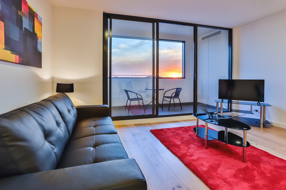 Melbourne Knox Central Apartment Hotel 37/49