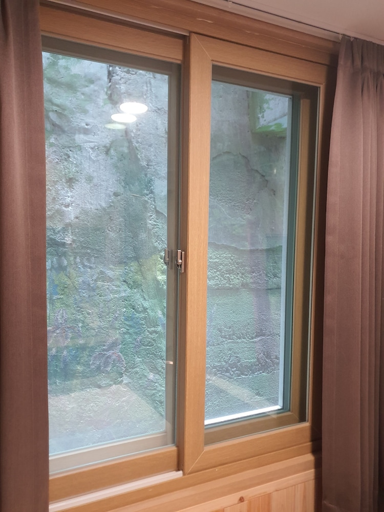EHWA HOTEL MYEONGDONG 36/69