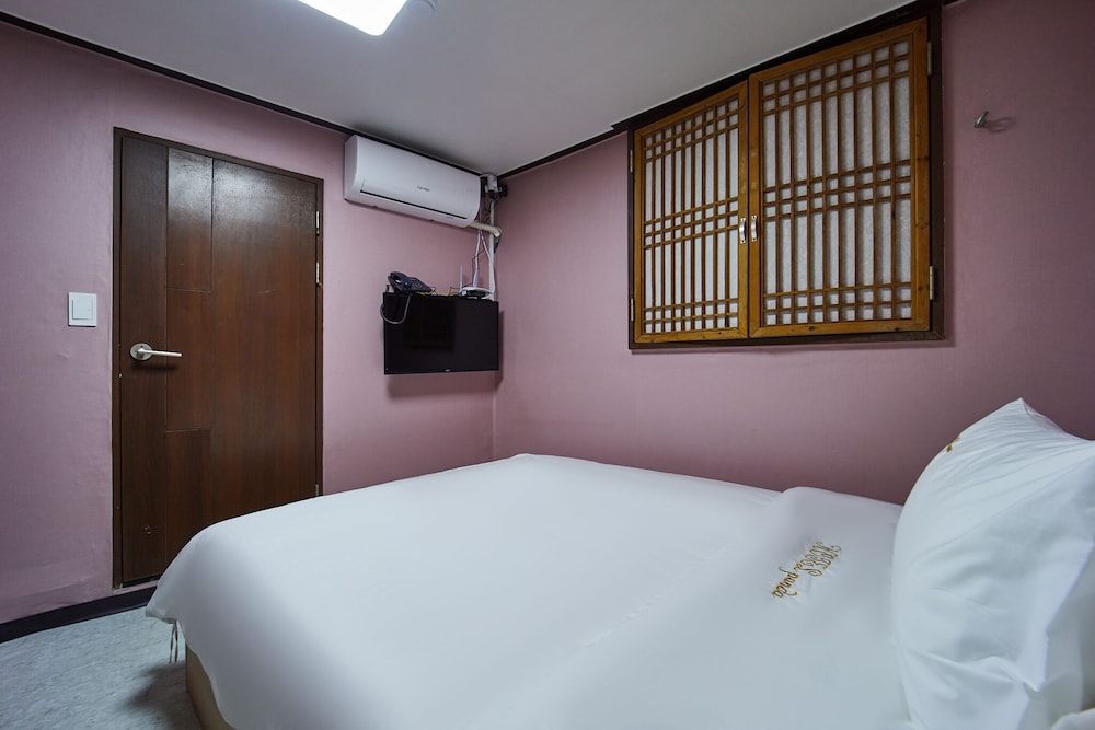 Seoul Central Hotel 11/16