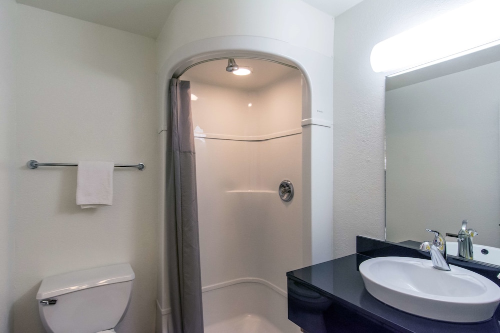 Motel6 Arcata, CA – Cal Poly Humboldt 54/60