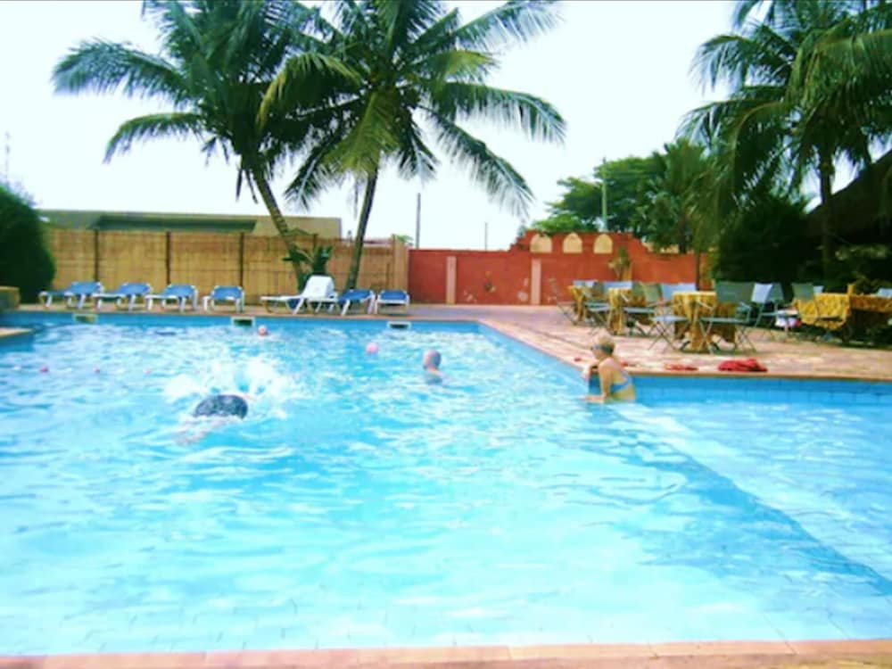Accra Royal Castle Apartments Suites 38/48