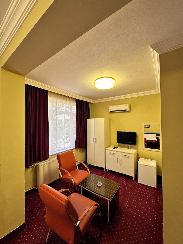 Mina 1 Hotel 30/50