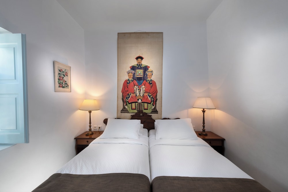 SUNSET, SUITE, MANSION, QUEEN AND TWIN BEDS