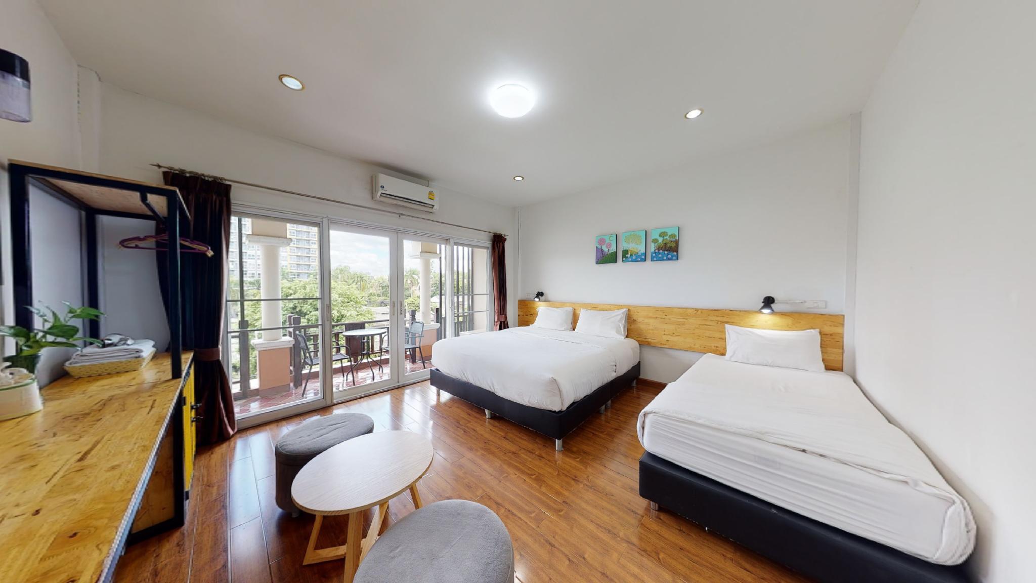 ROOM, DOUBLE BED, SHARED BATHROOM