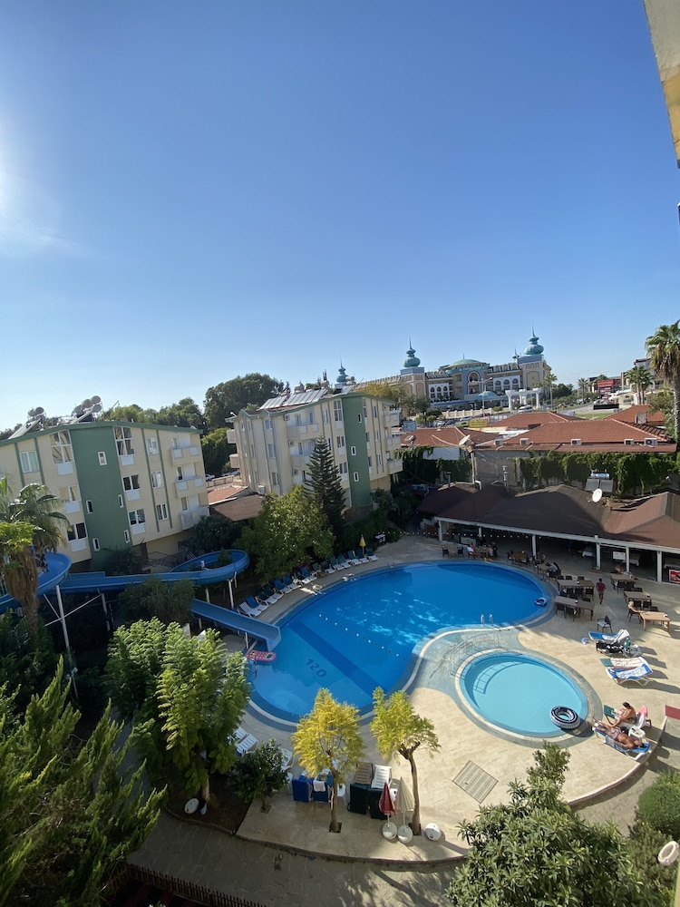 Melissa Garden Aparthotel 48/58