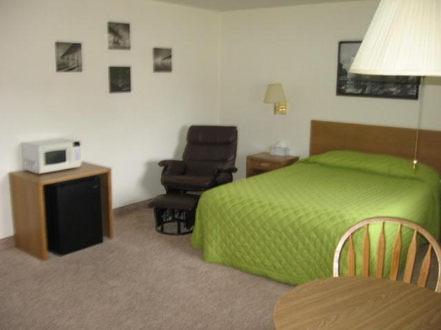 Little Bear Motel 23/43