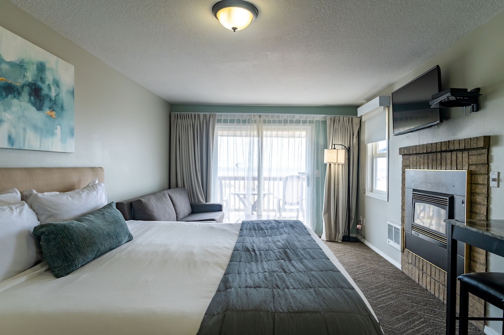 Spa, Suite, King Bed, Ocean Front, Sofa