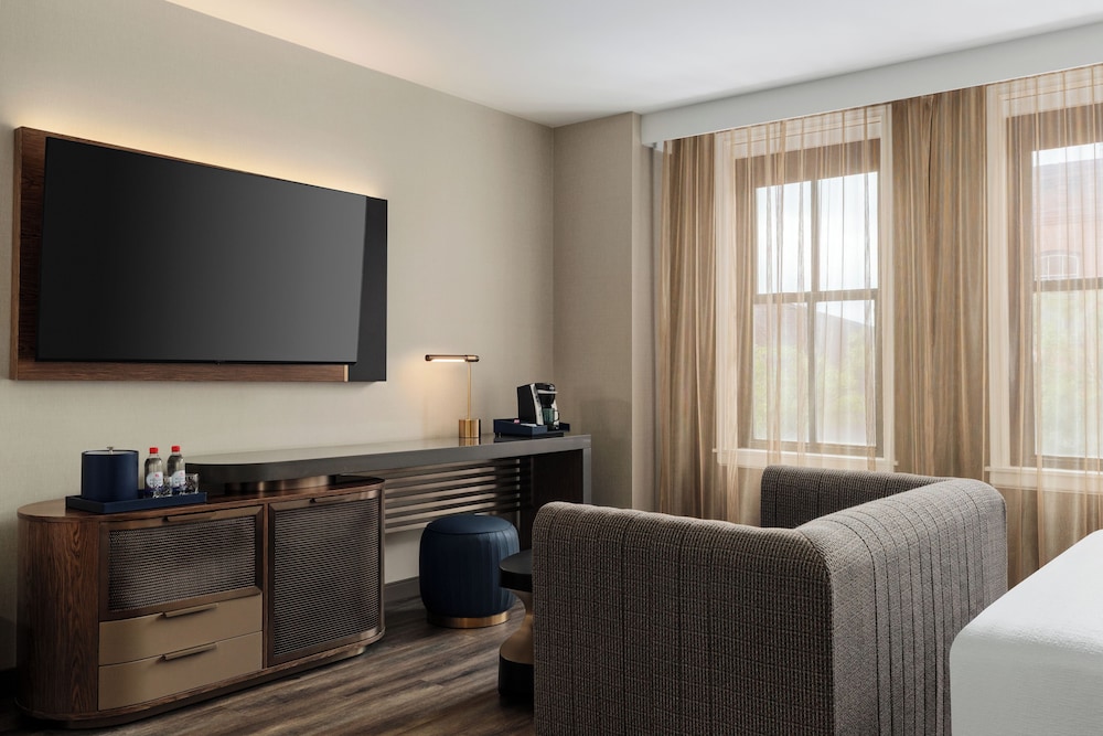 The Berkeley Richmond, Outset Collection by Hilton 50/65