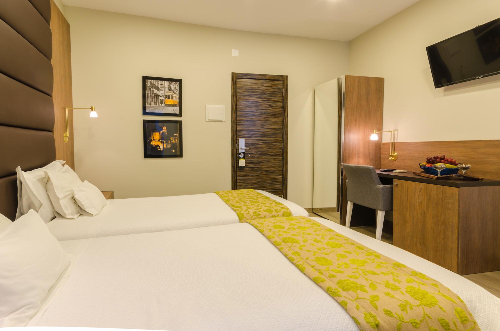 SUPERIOR, TWIN BEDS
