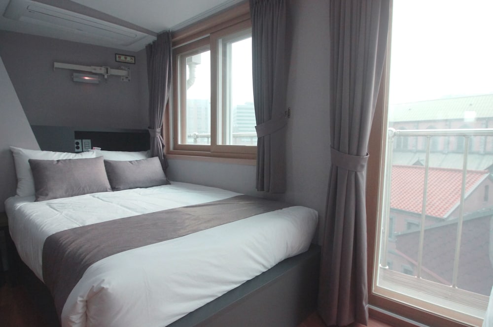 EHWA HOTEL MYEONGDONG 24/69