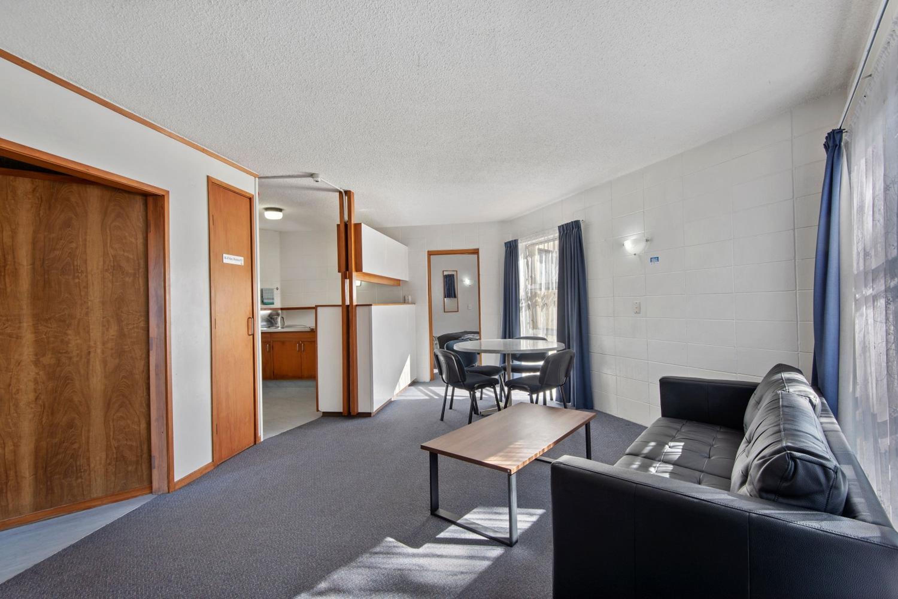 2 Bedrooms, Apartment