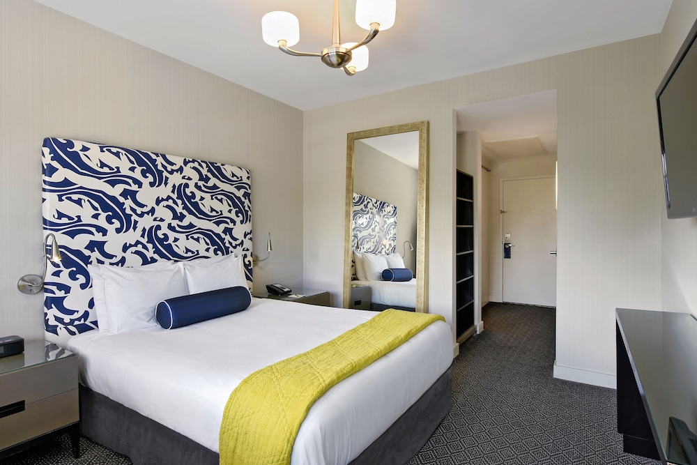 PREMIUM, KING BED