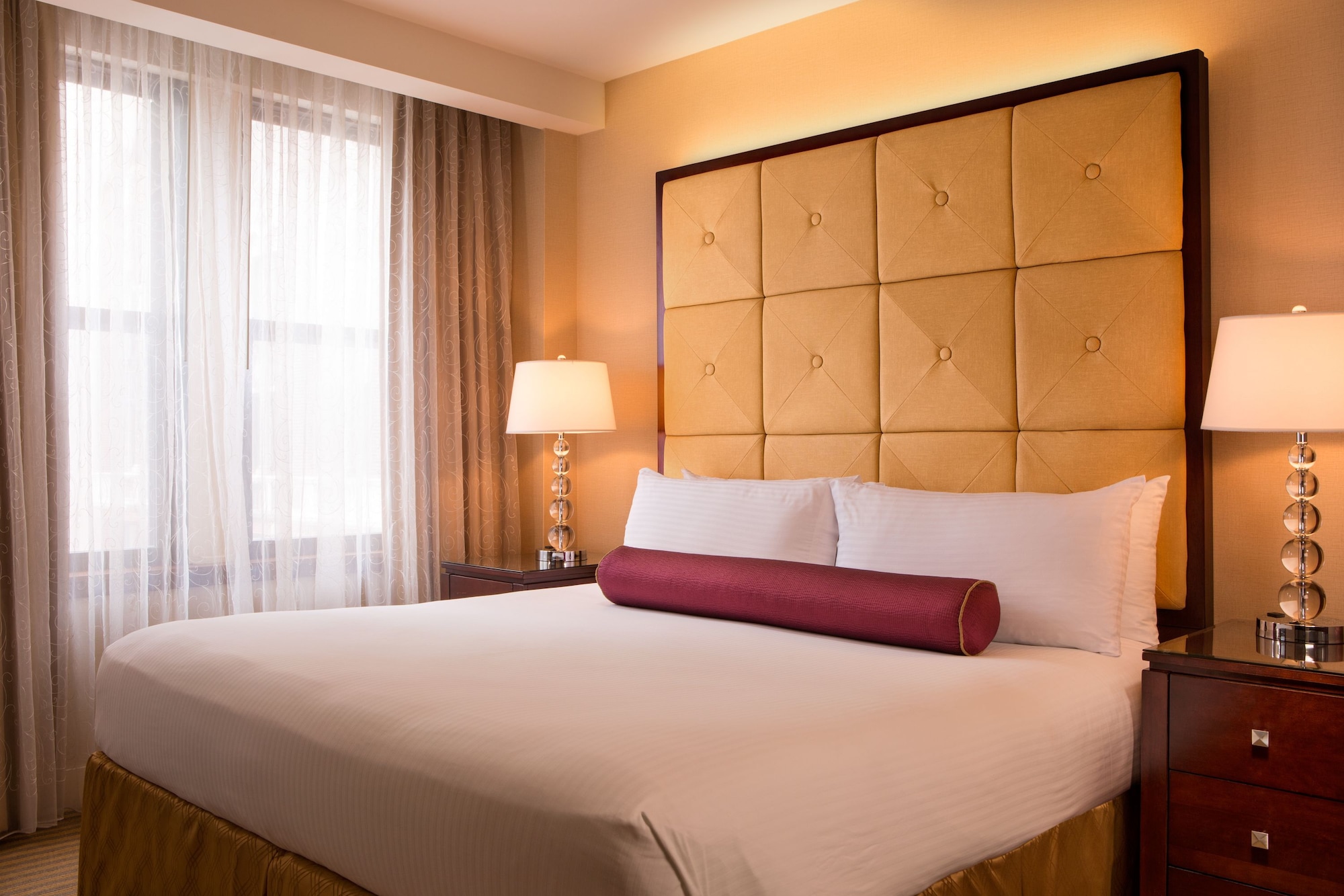 غرفة قياسية بسرير كينج، Millennium Hotel Knickerbocker Chicago 3/9