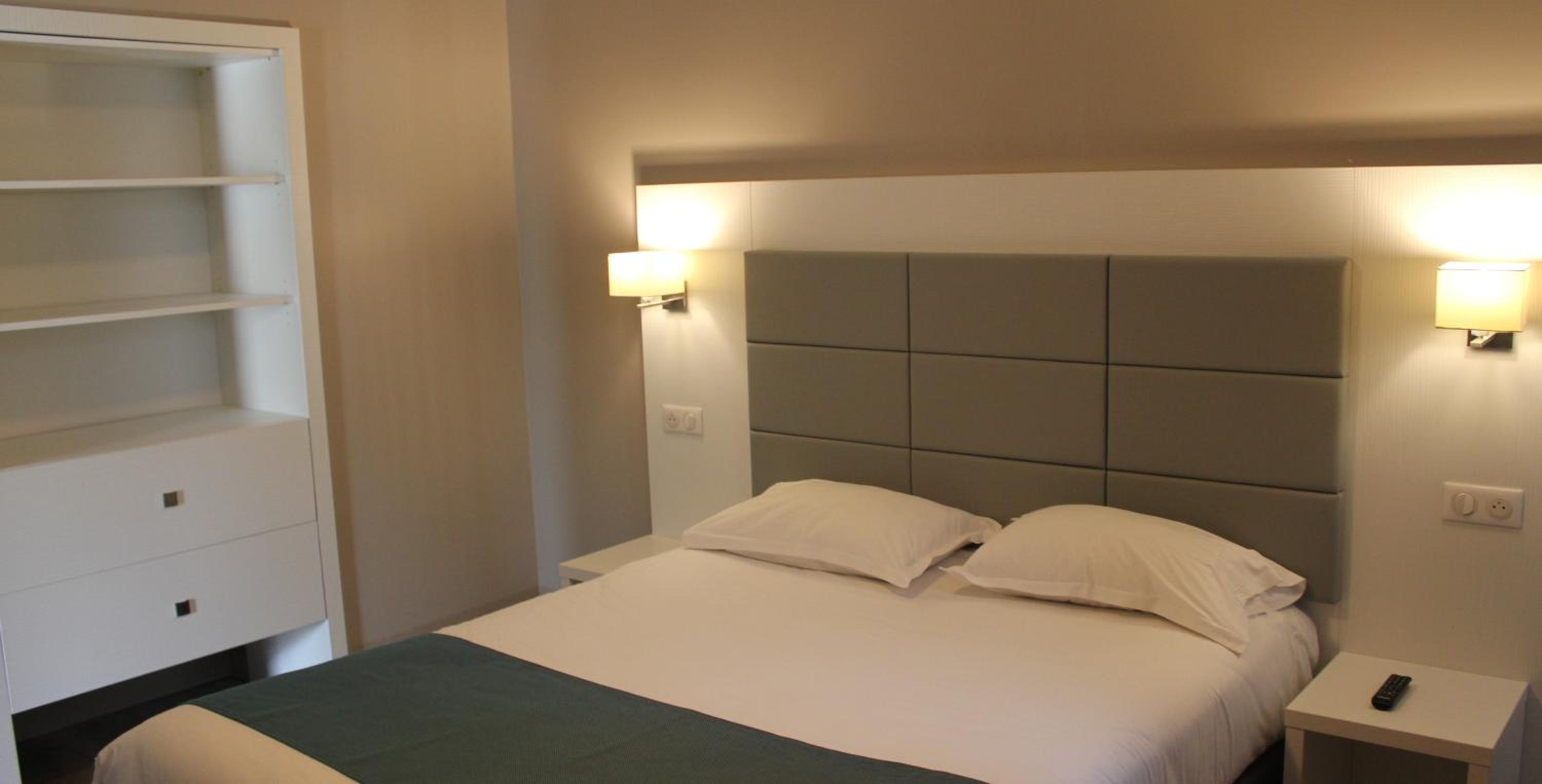 Studio, Queen Bed, Accessible, Hotel Le Quincangrogne 2/8