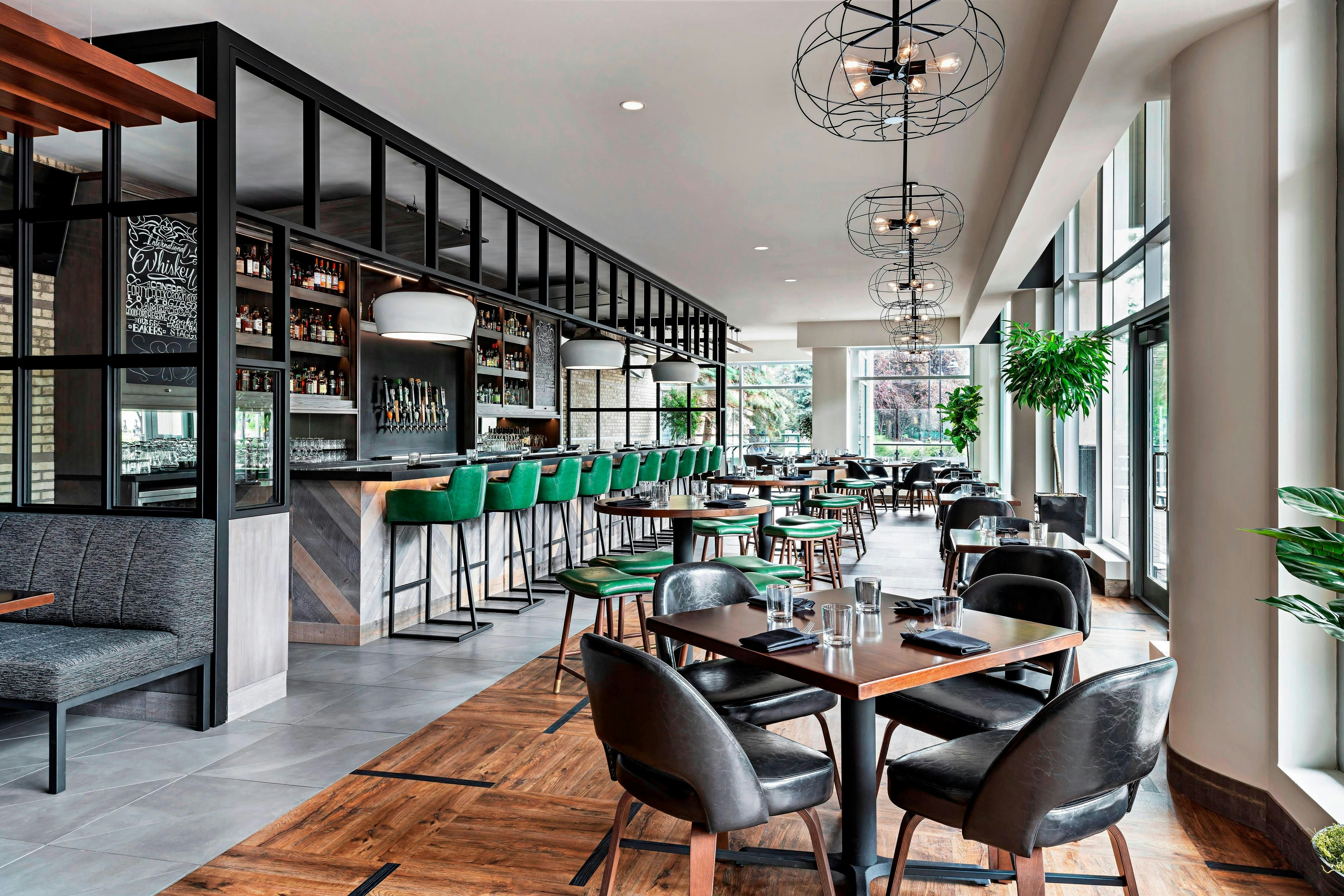 Sheraton Suites Calgary Eau Claire 31/52