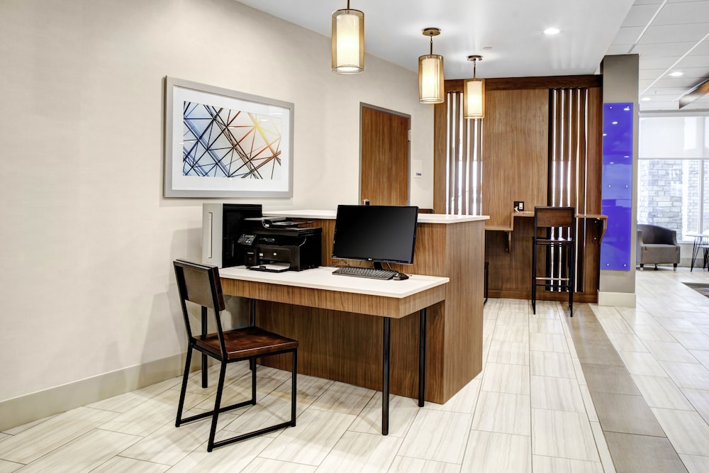 Holiday Inn Express Suites Coldwater 38/50