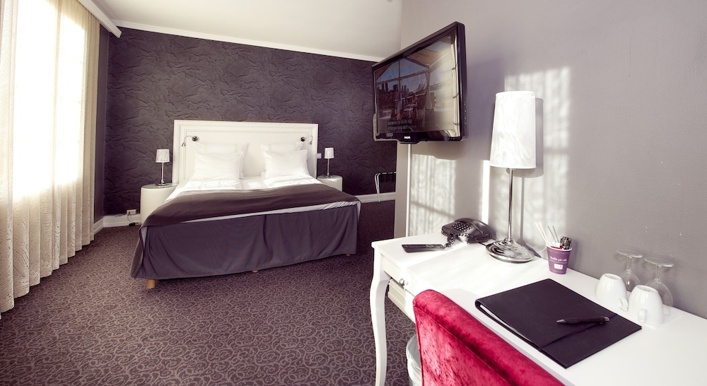 Home Hotel Savoy 39/81