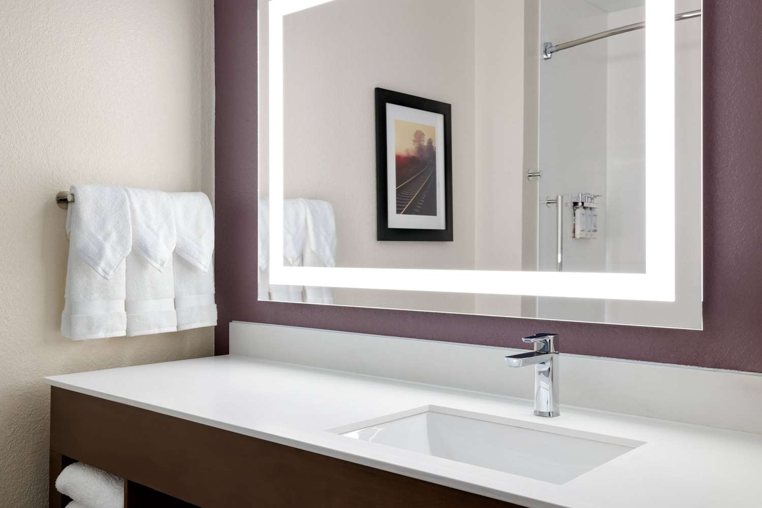 La Quinta Inn Suites Springfield Airport Plaza 58/61