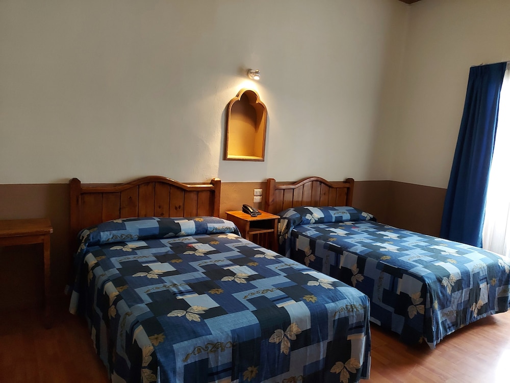 Hotel de Talavera 18/35