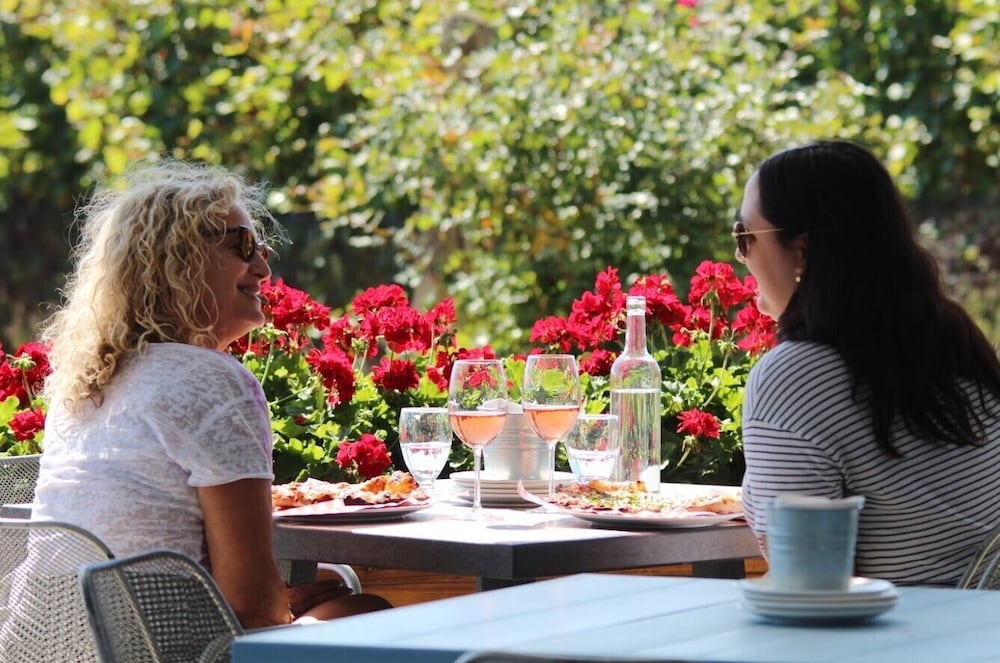 Huff Estates Inn & Winery 34/48